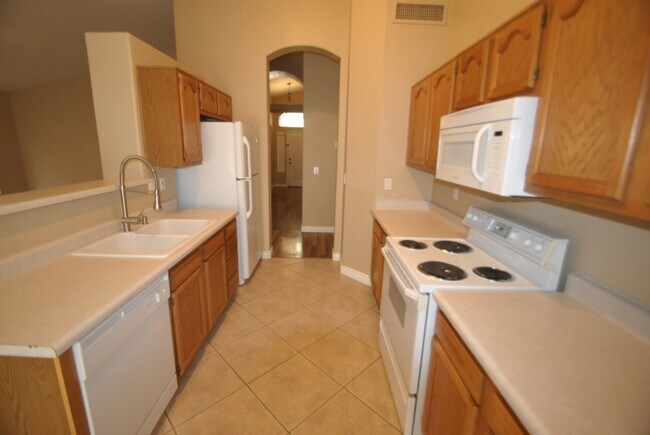 Building Photo - 623 N Sunway Dr