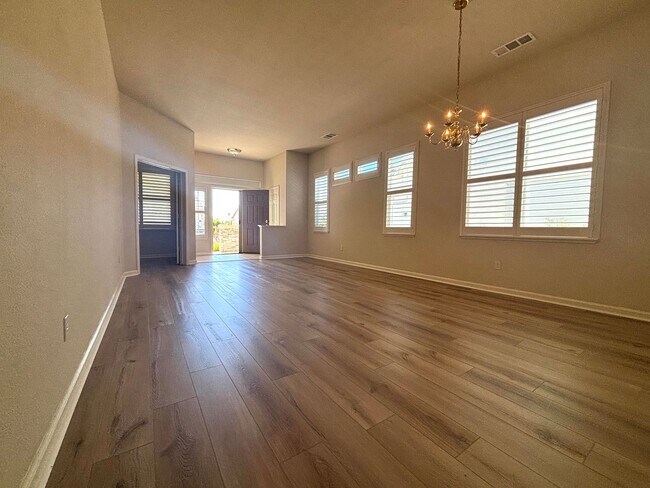 Foto del edificio - Gorgeous 2 Bed 2.5 Bath with office and SOLAR! 55+ Community
