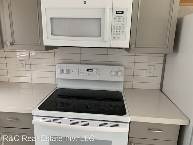 Foto del edificio - Studio, 1 bath House - 5040 N. 18th Avenue...