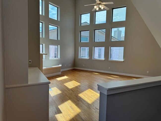 Foto del edificio - 9716 Linkmeadow Ln