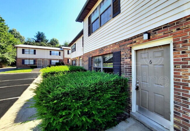Foto del edificio - 621 Westport Rd