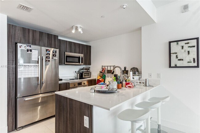 Foto del edificio - 488 NE 18th St