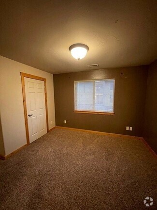Building Photo - 244 S Cottonwood Rd