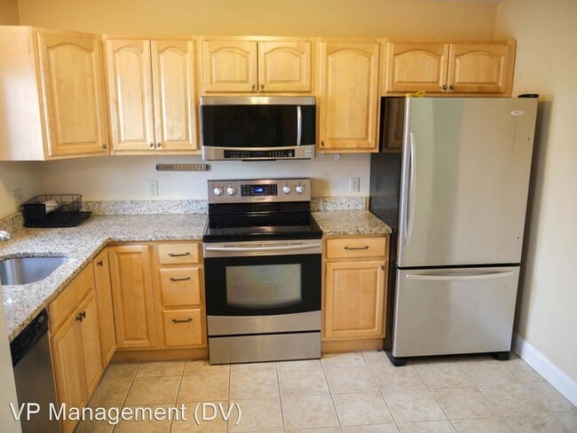 Building Photo - 3 br, 2.5 bath House - 37 Alden St #T