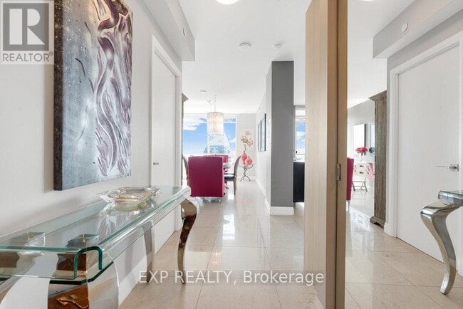 Building Photo - 36 Park Lawn Rd