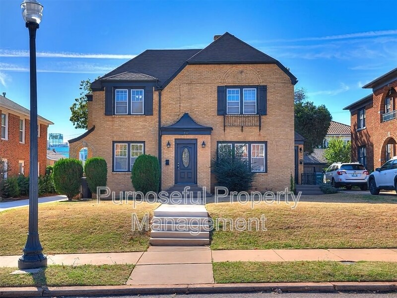 Primary Photo - 732 NE 17th St