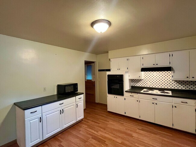 Building Photo - 3 Bed 1 Bath Single Family Home in Wausau