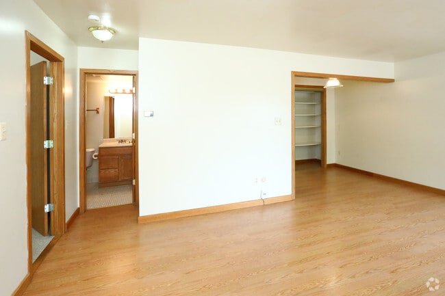 1 BR, 1 BA - 600 SF - Arbor Apartments
