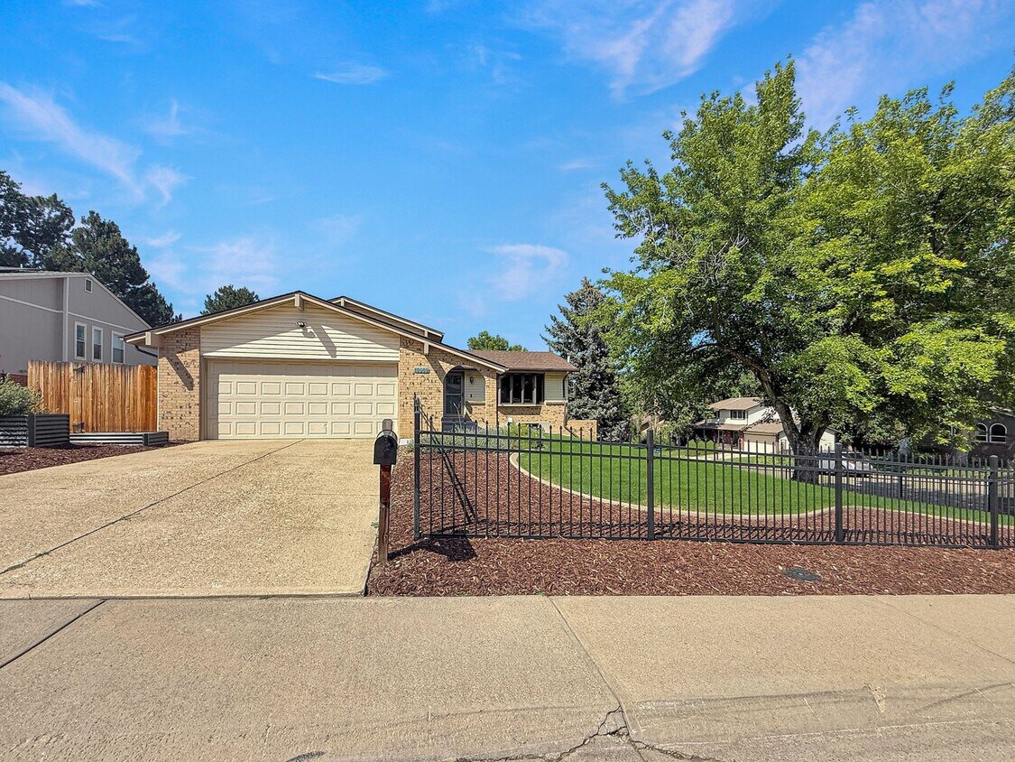 Foto principal - $0 DEPOSIT OPTION. CHARMING 4BED/2.5BATH I...