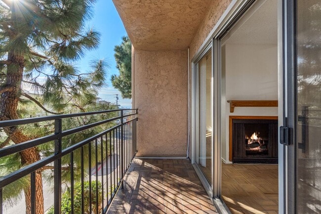 Building Photo - 600 Monterey Blvd