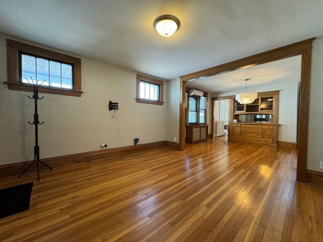 Foto del edificio - 2096 Randolph Ave