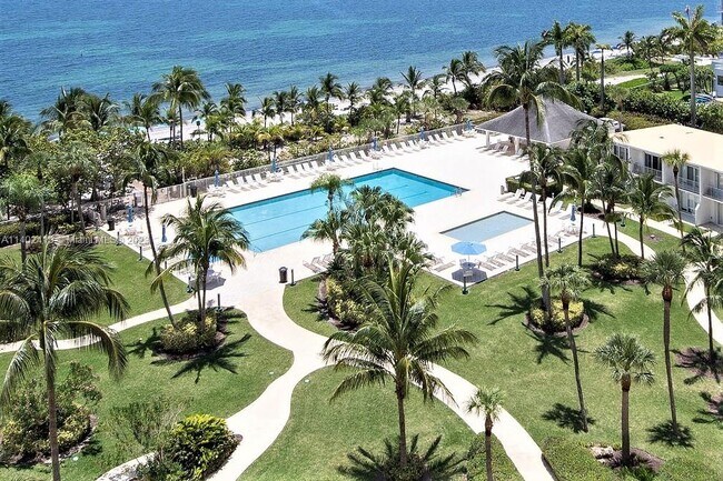 Foto del edificio - 881 Ocean Dr