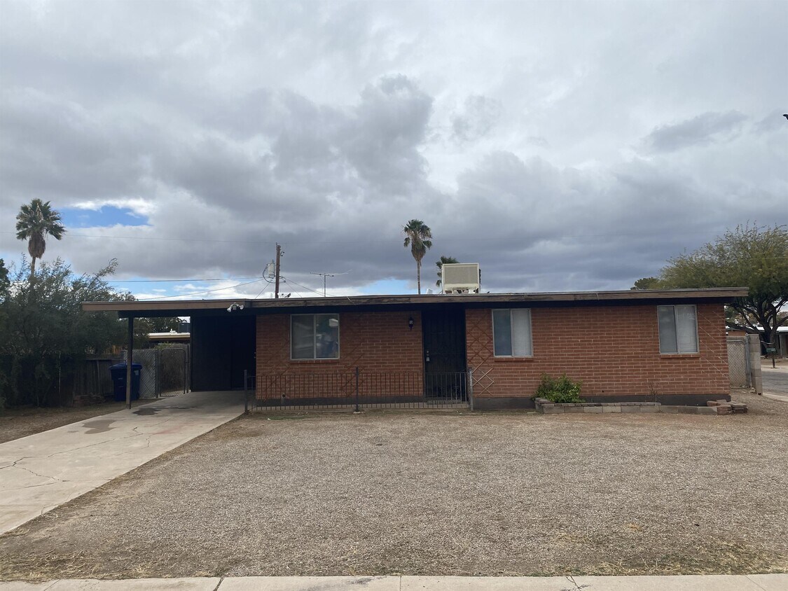 Primary Photo - 3410 S Elgin Pl