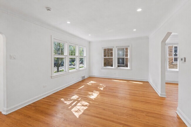 Foto del edificio - 5266 N La Crosse Ave