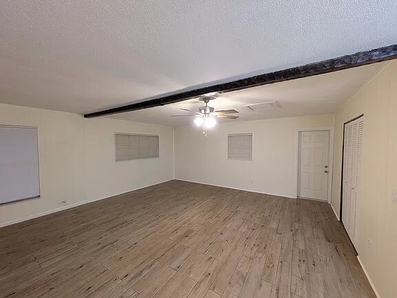 Foto del edificio - 3732 NE 5th St