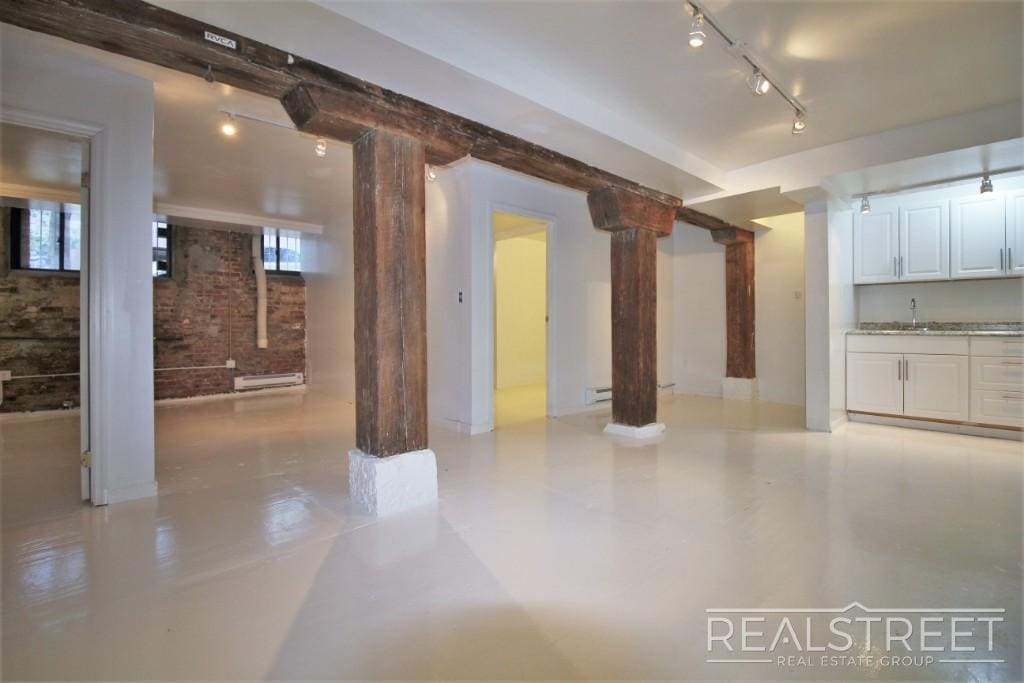 Primary Photo - Affordable 2 BR in Williamsburg!