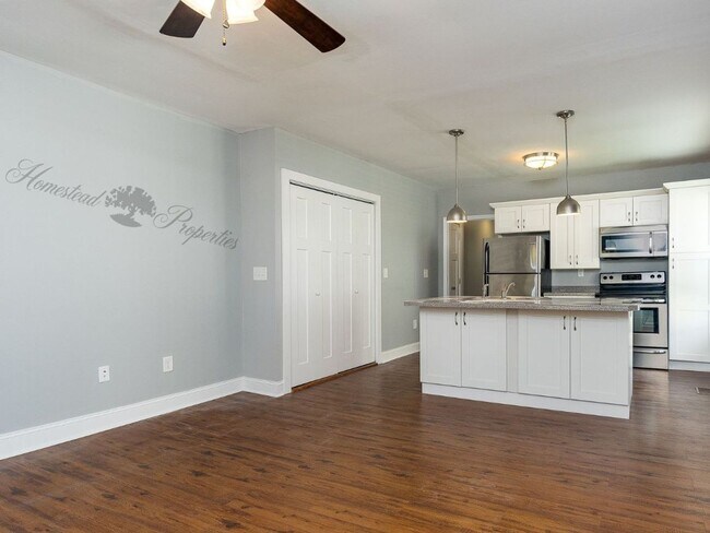 Foto del edificio - Updated 1 Bed / Bath Duplex on Lamont
