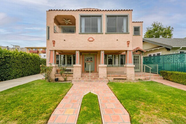 Foto del edificio - 1335 N Mansfield Ave