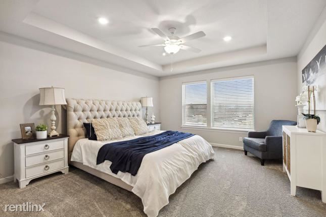 Building Photo - 3 br, 2 bath House - 2422 R N Blossom Circle