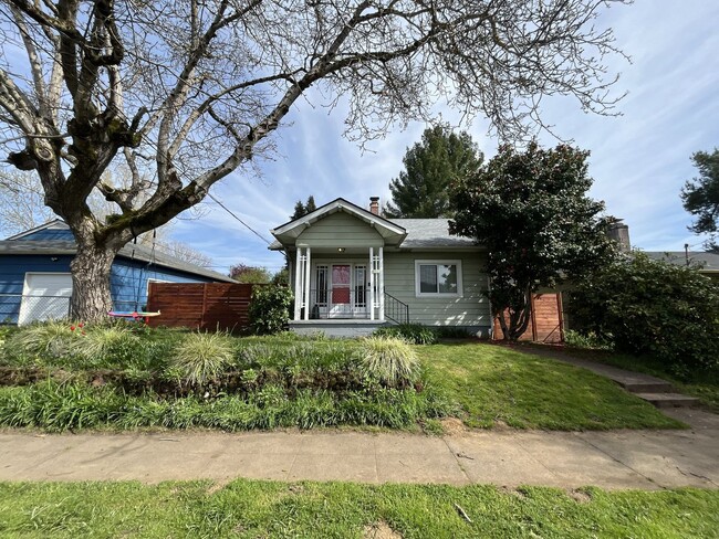 Photo - Charming St. Johns Bungalow with Fireplace, Bonus Space & Large Backyard House