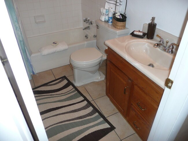 Building Photo - 123 Stanfield Ave