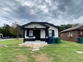 Building Photo - 1400 S Youngs Blvd