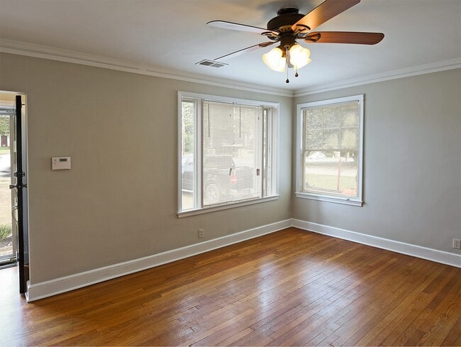 Photo - DARLING UPDATED 2 bed, 1 bath with updated appliances in HIGH POINT TERRACE House