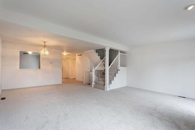Foto del edificio - 2702 Maitland Dr