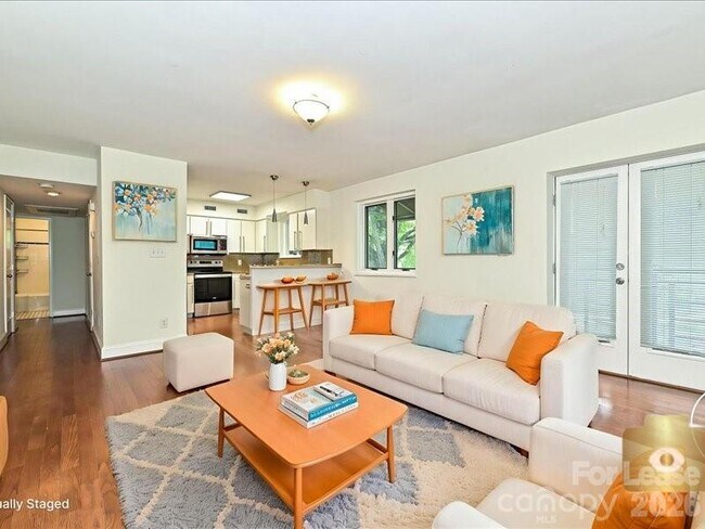 Foto del edificio - 2441 Vail Ave
