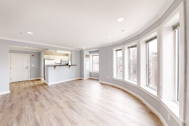 Building Photo - 120 Mountfort St