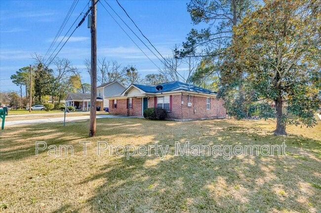 Building Photo - 1835 Upson St