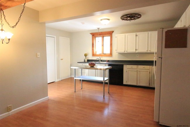 Building Photo - 1525 NY-29
