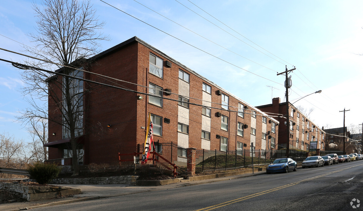 Primary Photo - Straight Street Apartments