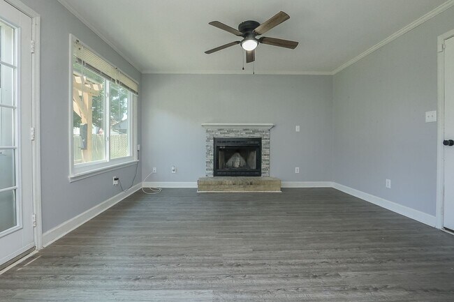 Foto del edificio - 4 bedroom 3 Bath in Tangelwoods - Fenced in backyard