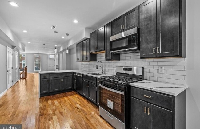 Photo - 1704 E Chase St Townhome