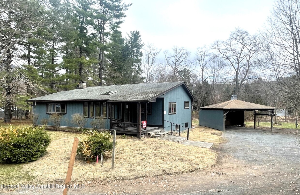 Primary Photo - 5262 NY-28
