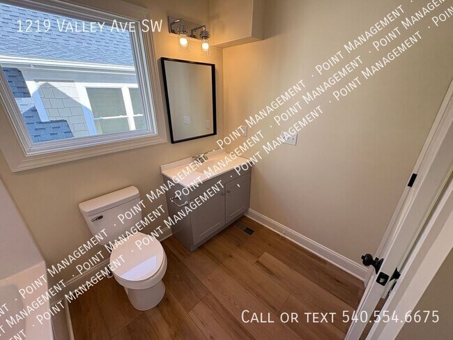 Foto del edificio - 1219 Valley Ave SW