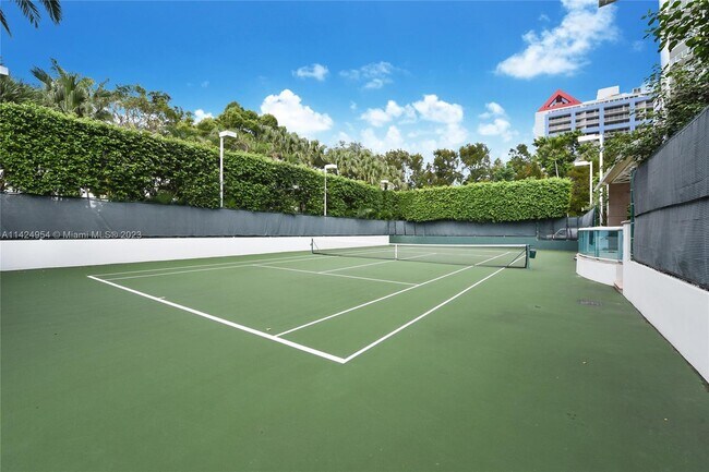 Building Photo - 2127 Brickell Ave