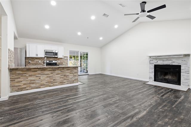 Foto del edificio - 3728 Flintwood Trail