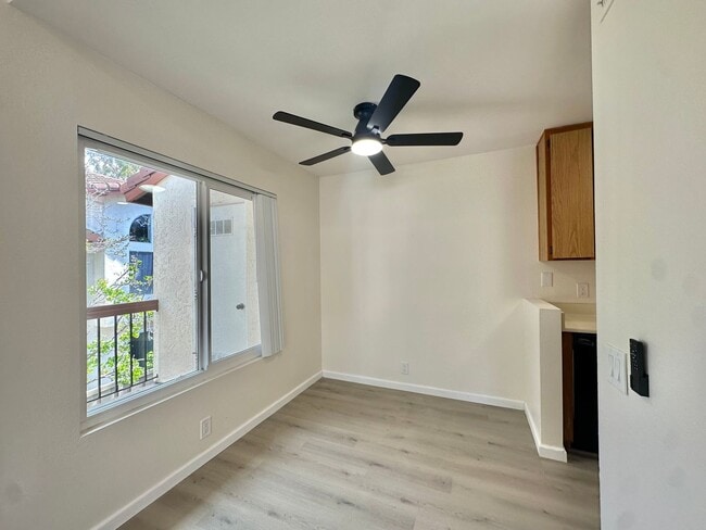 Foto del edificio - Indulge in coastal living in this beautifu...