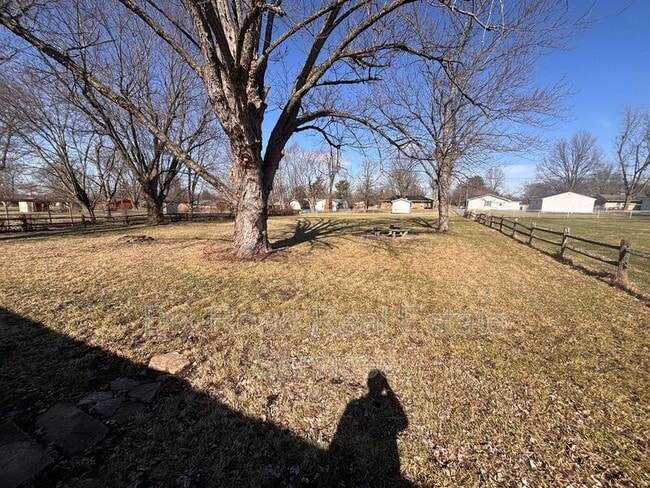 Building Photo - 4828 Betsy Dr