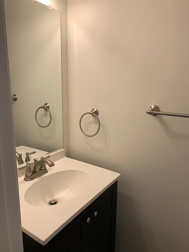 Foto del edificio - 5815 Whitfield Ct
