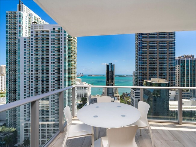 Building Photo - 1010 Brickell Avenue Apt #2801, Miami, FL ...