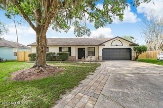 Building Photo - 10460 Roxbury Ln