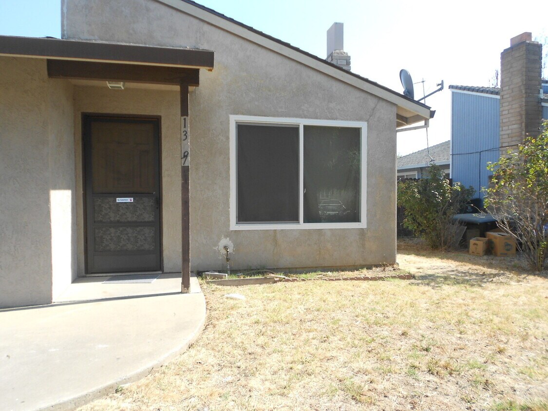 13651367 Hobart Dr Unit 1367, Marysville, CA 95901 Room for Rent in
