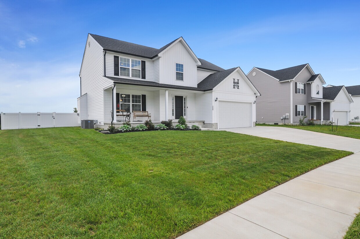 Primary Photo - 150 Cilento Dr