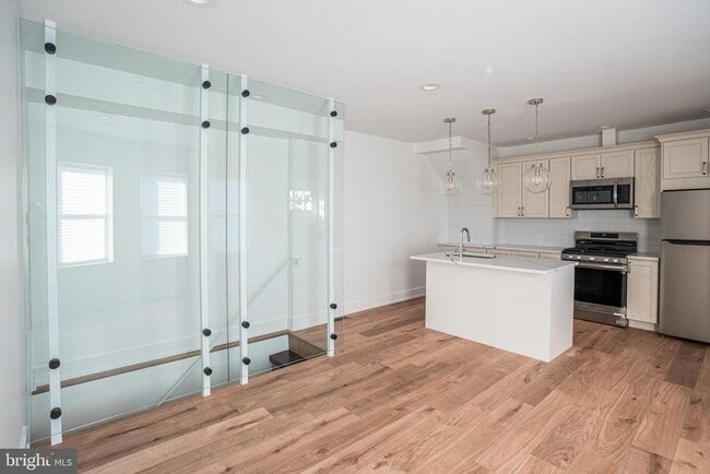 Building Photo - 2538 E County Line Rd