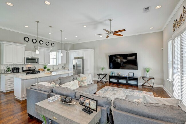 Foto del edificio - 917 W 17th St