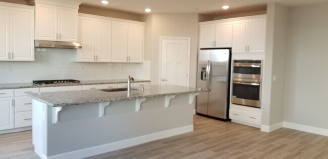 Building Photo - Beautiful Newer Home in Springlake of Wood...