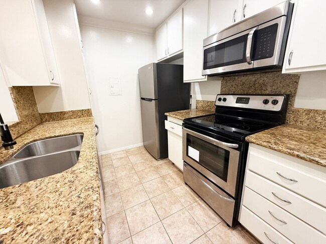 Foto del edificio - 5460 White Oak Ave